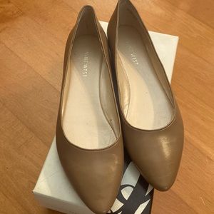 9 West taupe womens flats